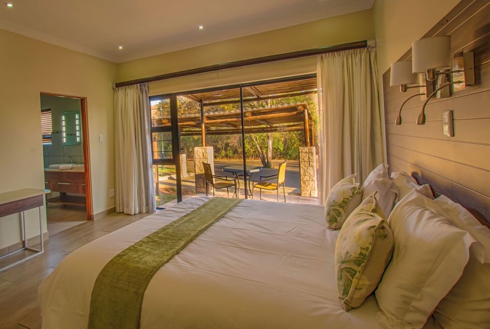 4 Bedrooms, House, 4 King Beds 5/9