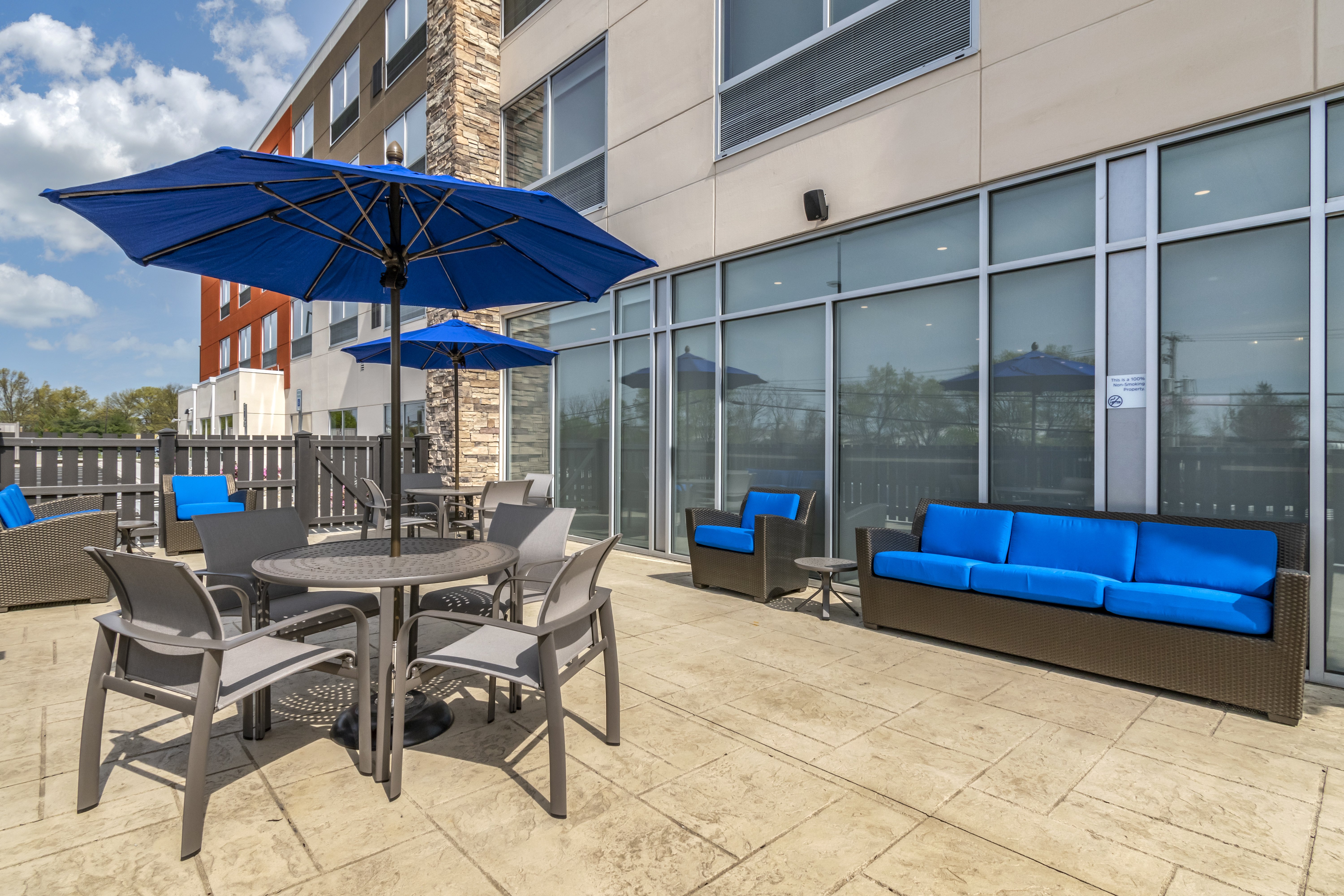 Holiday Inn Express And Suites Lancaster Mount Joy 18/25