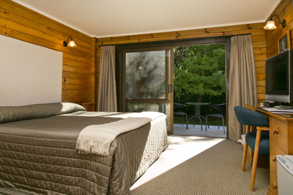 Tongariro Lodge 29/75