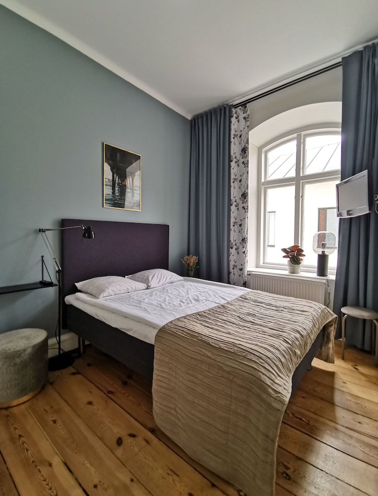 Economy, Double Bed