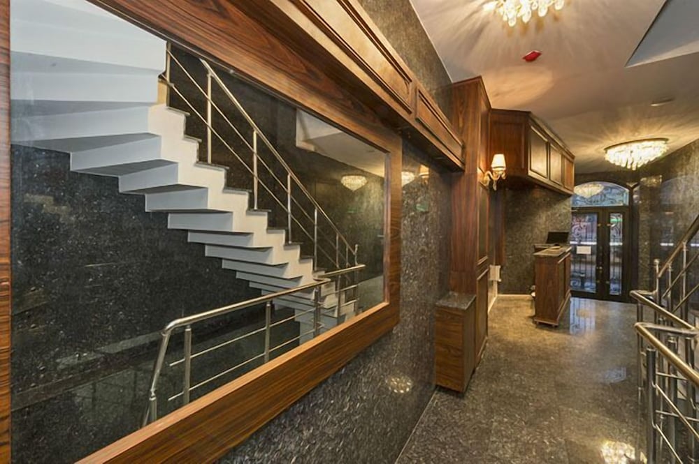 Rayelin Hotel Old Town 27/50