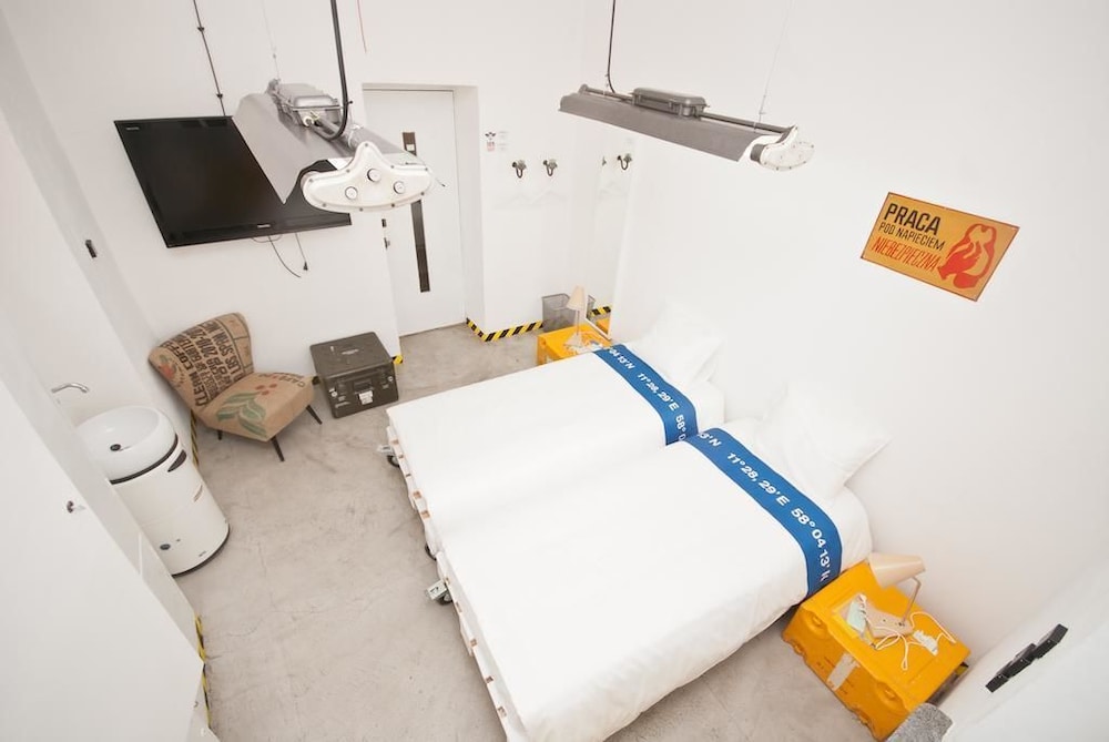 Lofthotel Przychodnia 2/22