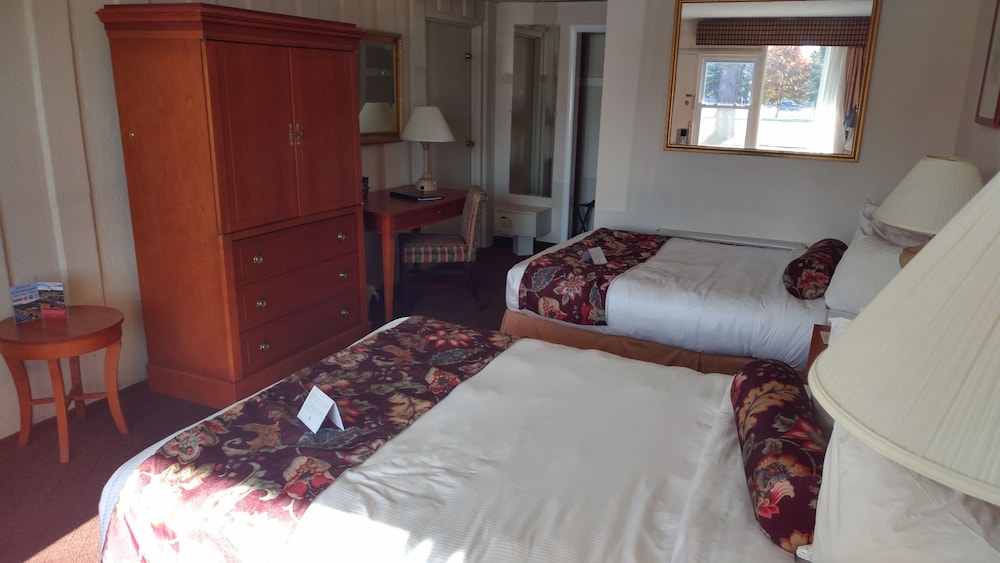Fort William Henry Hotel and Conference Center 11/67