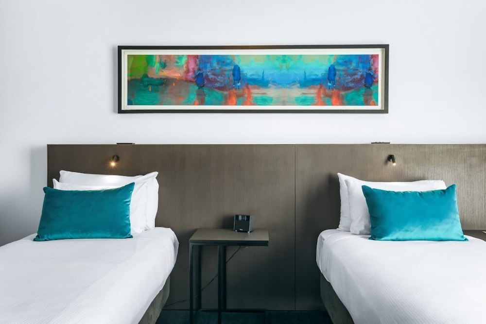 Eatons Hill Hotel 25/71