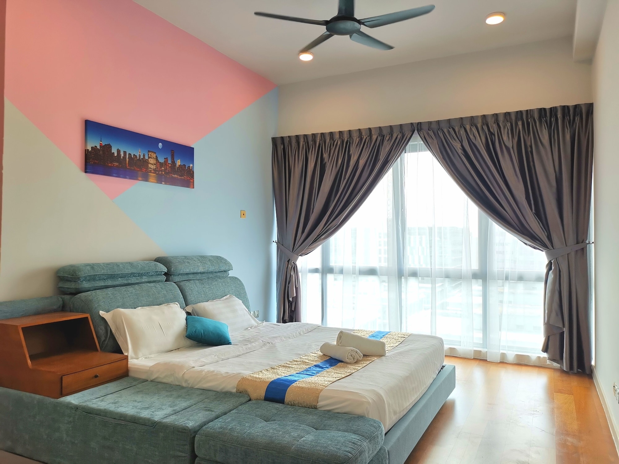 4 Bedrooms, Design, Apartment, 4 Beds, 2 King Beds, Queen Bed, Partial Sea View 3/7