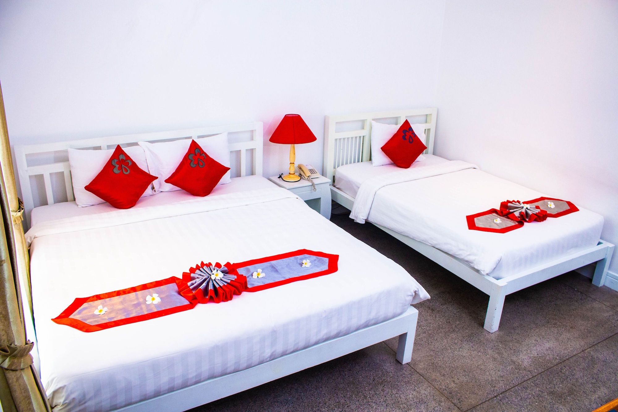 SUPERIOR, TWIN BEDS