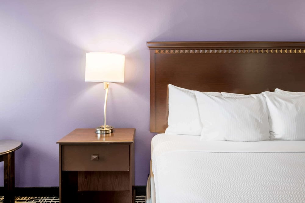 La Quinta Inn & Suites by Wyndham Dumas 7/24