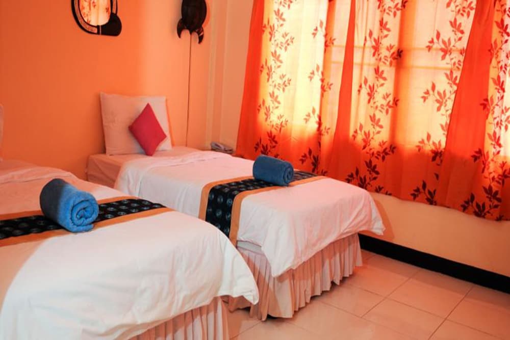 All In 1 Guesthouse Chiang Mai 12/74