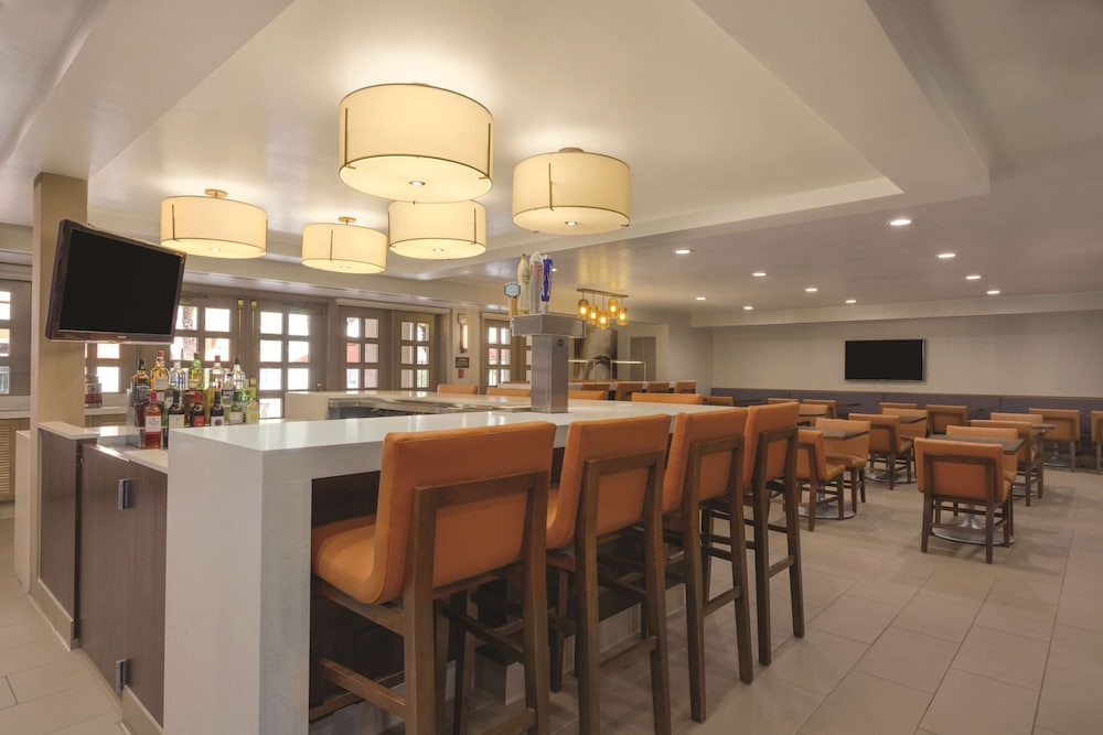 Hyatt House Cypress Anaheim 51/72