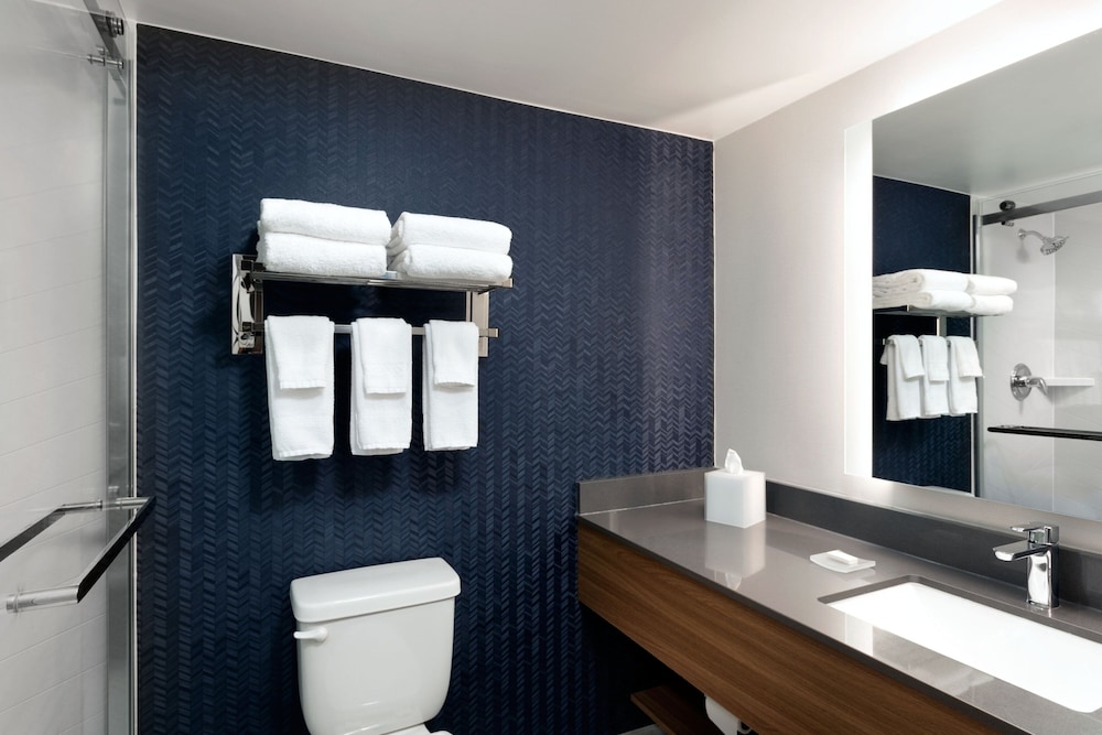 Fairfield Inn and Suites by Marriott Denver Southwest/Lakewood 39/40