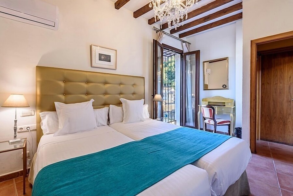 Hotel Palacio de Santa Ines 15/75