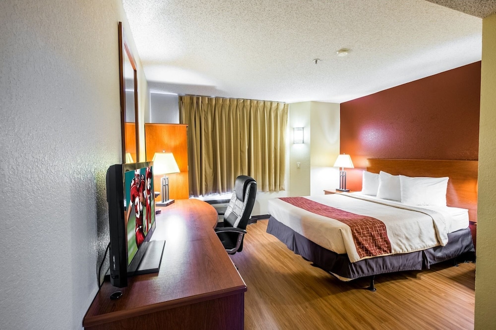 GreenTree Inn Houston IAH Airport 14/48