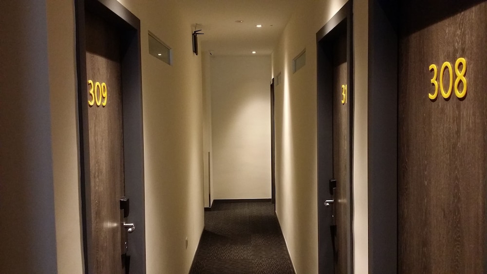 Go Hotel 25/33