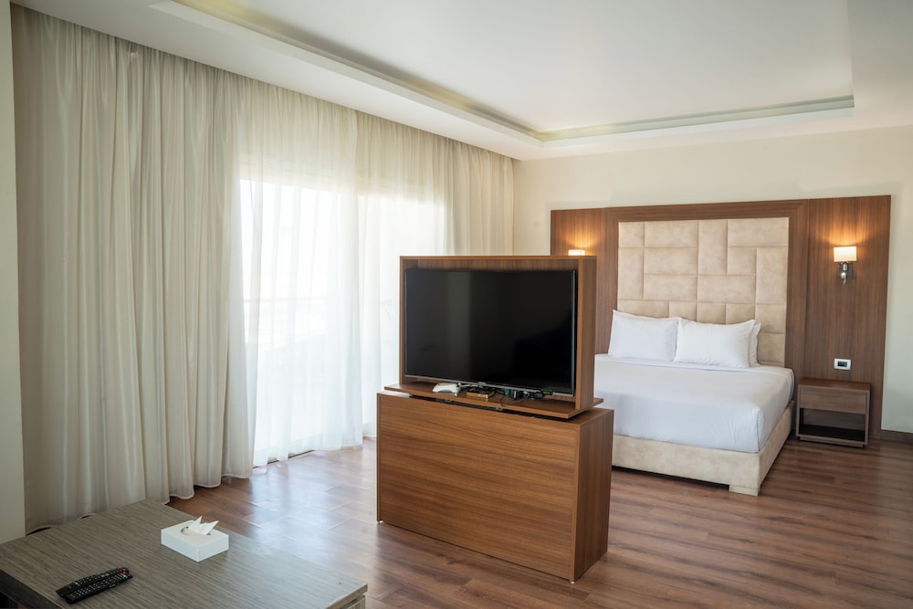 Rivoli Suites 18/48
