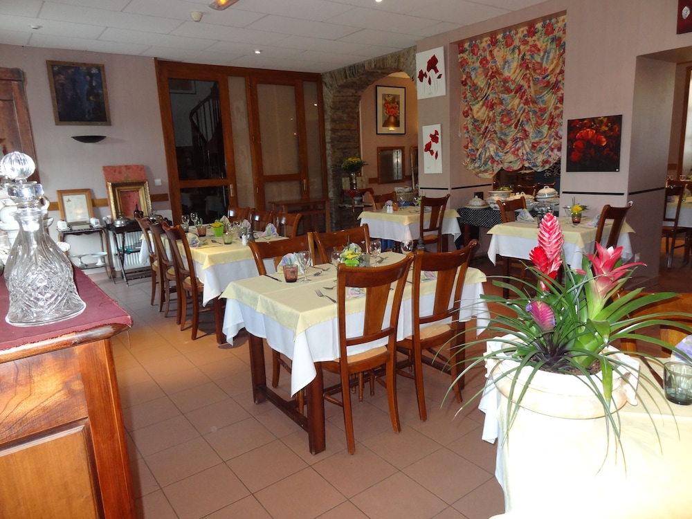 HOSTELLERIE DES LAURIERS 22/30