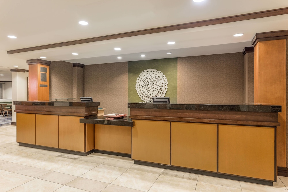 Fairfield Inn Suites by Marriott Madison East 7/35