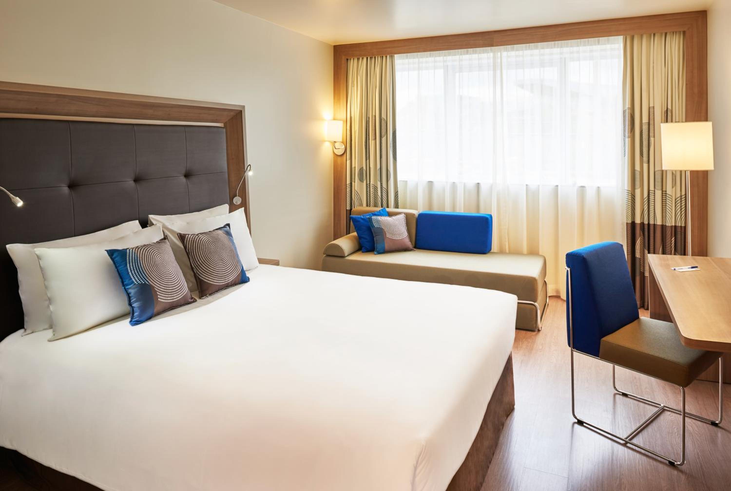 Superior, Queen Bed, Accessible