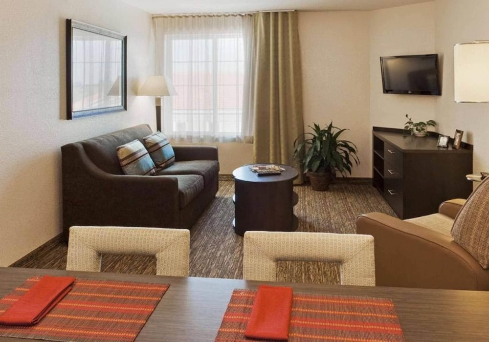 Suite, Queen Bed, Sofa