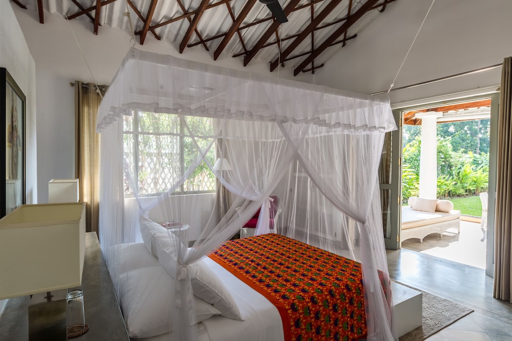 Taru Villas Mawella 19/50