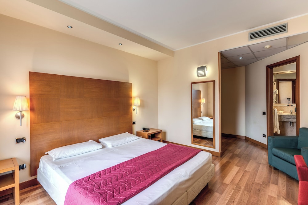 Luna Hotel Motel Airport 15/44
