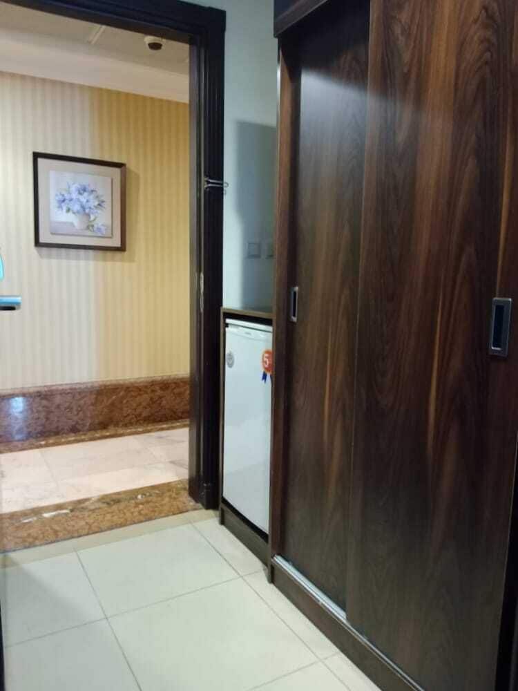 فندق سكاي فيو(Sky View Hotel) 11/59