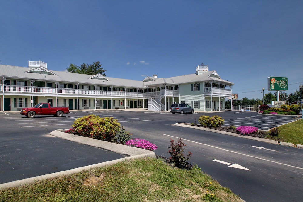 Key West Inn Cookeville 3/27