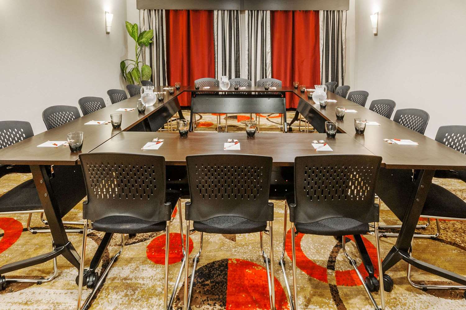 Ramada by Wyndham Moose Jaw 8/10