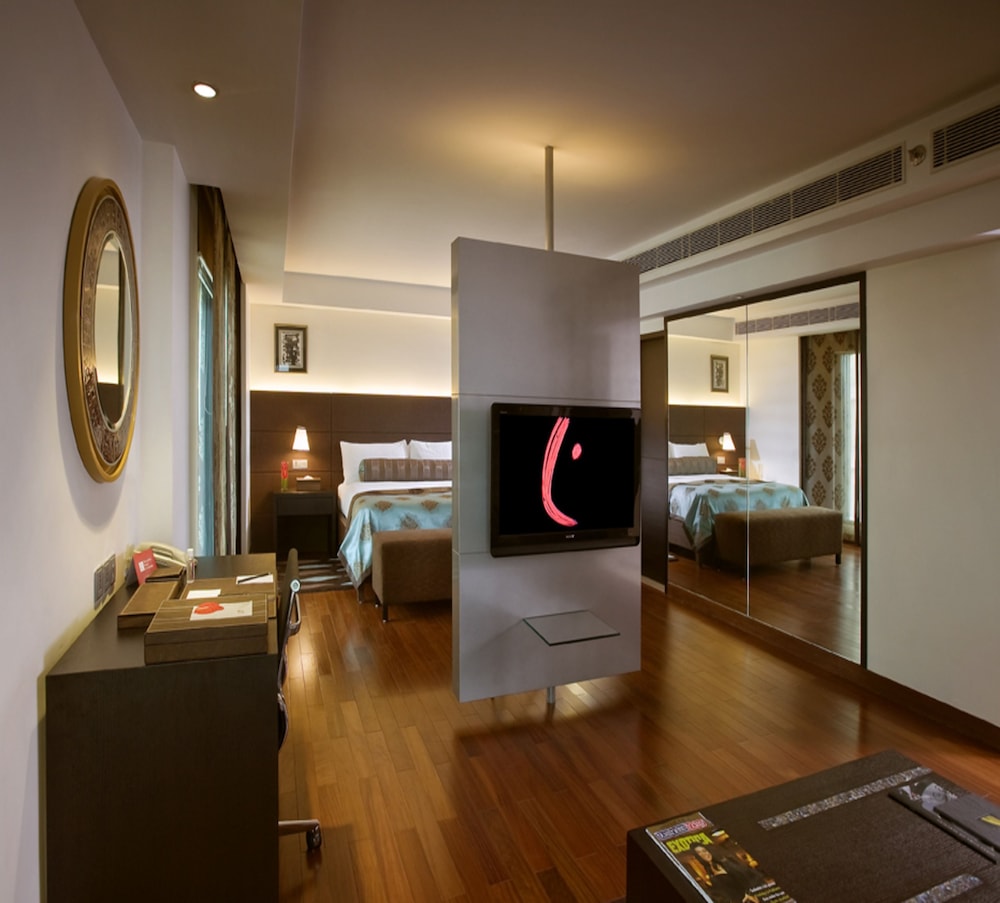 The Lalit New Delhi 42/63