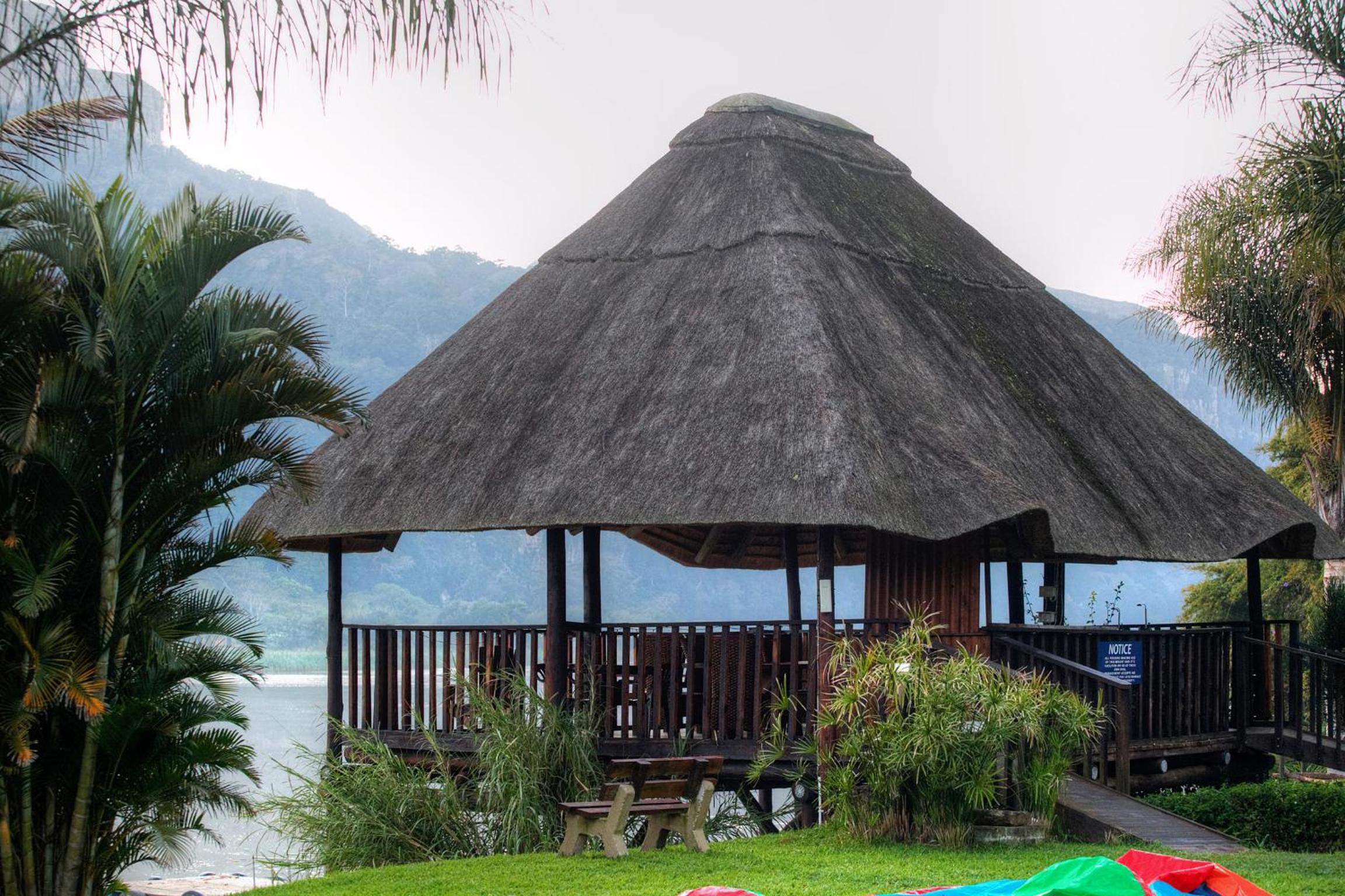 Spotted Grunter Resort 4/50