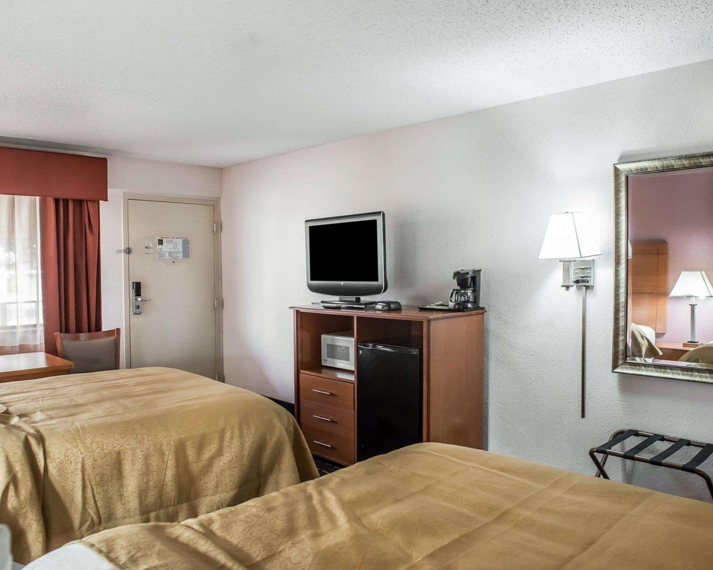 غرفة رباعية بسريرين مزدوجين، Quality Inn Marianna 3/3