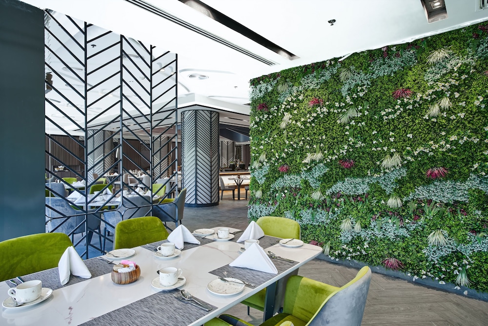 restaurant cafeteria