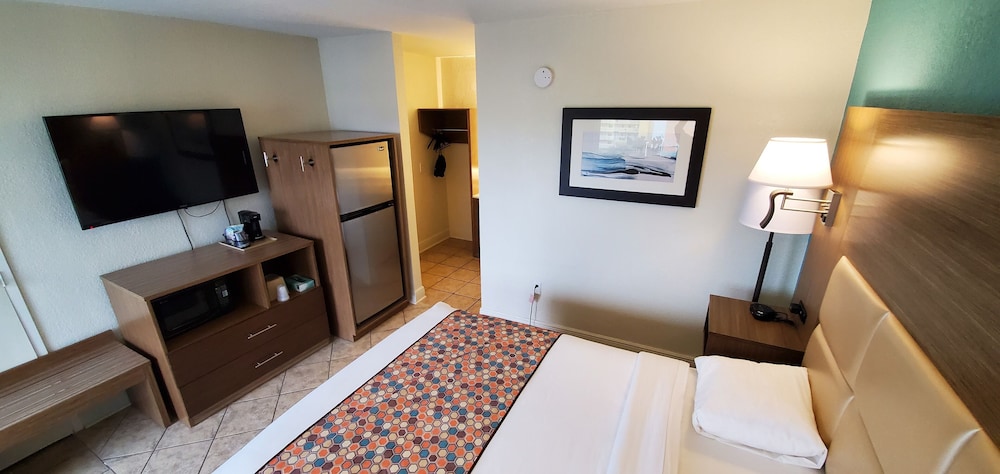 Beachside Resort Hotel 17/38