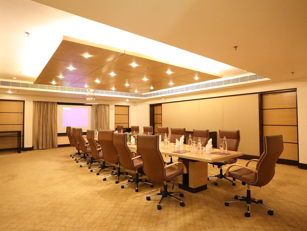 Welcomhotel by ITC Hotels, Alkapuri, Vadodara 47/57