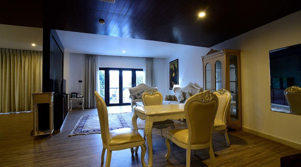 Park Regis Goa 59/69