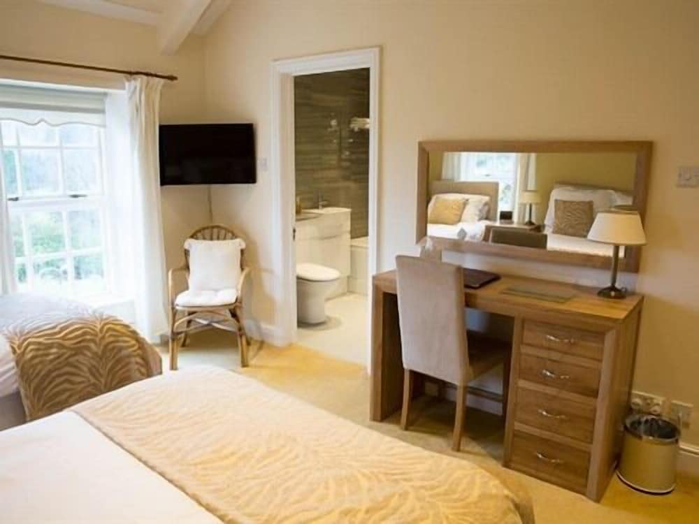 Llwyn Onn Guest House 7/13