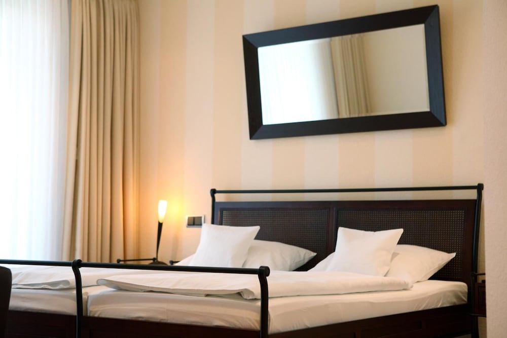 Maifeld Sport- Und Tagungshotel 8/50