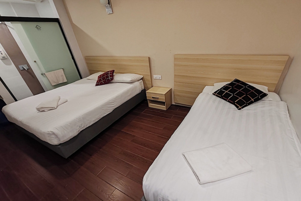 ROOM, TRIPLE