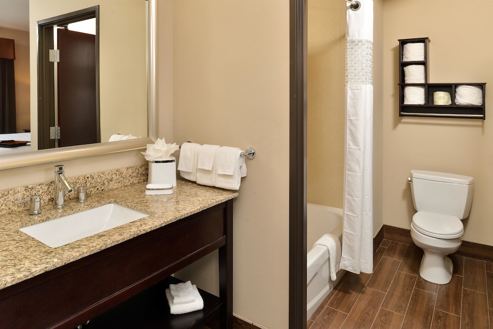 Hampton Inn Suites Harvey New Orleans West Bank 14/57