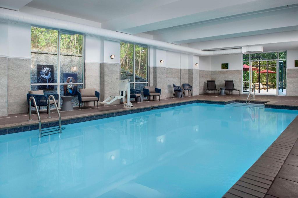 2 ROOMS, SUITE, KING BED, PELOTON