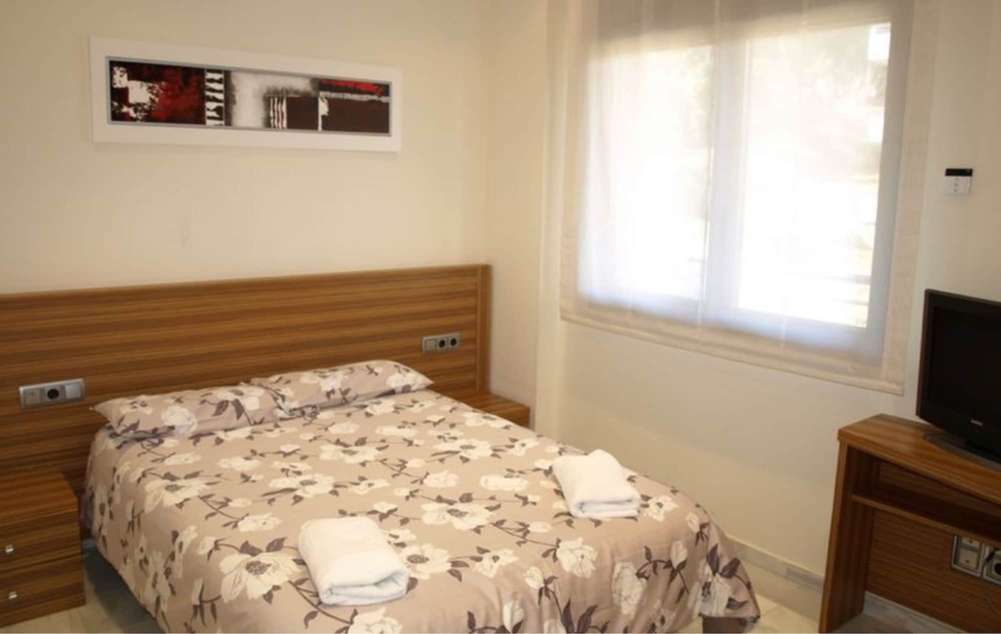 2 BEDROOMS, DELUXE, APARTMENT