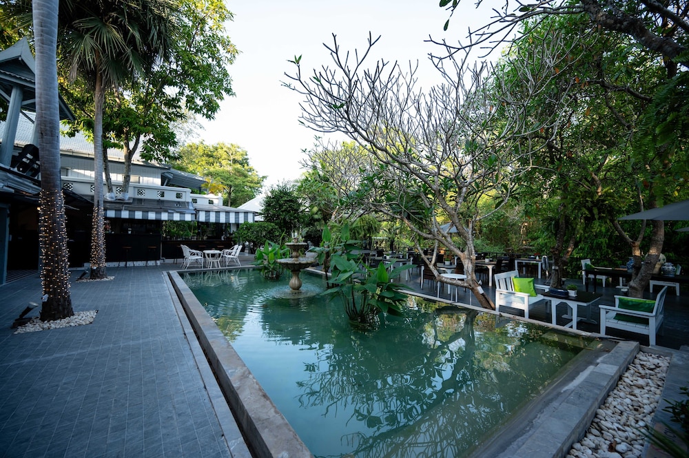 Zantiis Ndol Villas 44/66