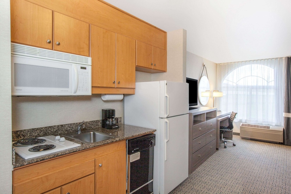 Hawthorn Suites By Wyndham Livermore Wine Country 31/43