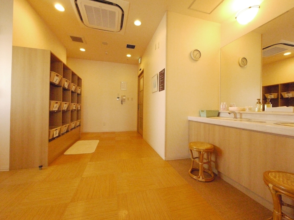 Hotel Route-Inn Higashimuroran Ekimae 47/60