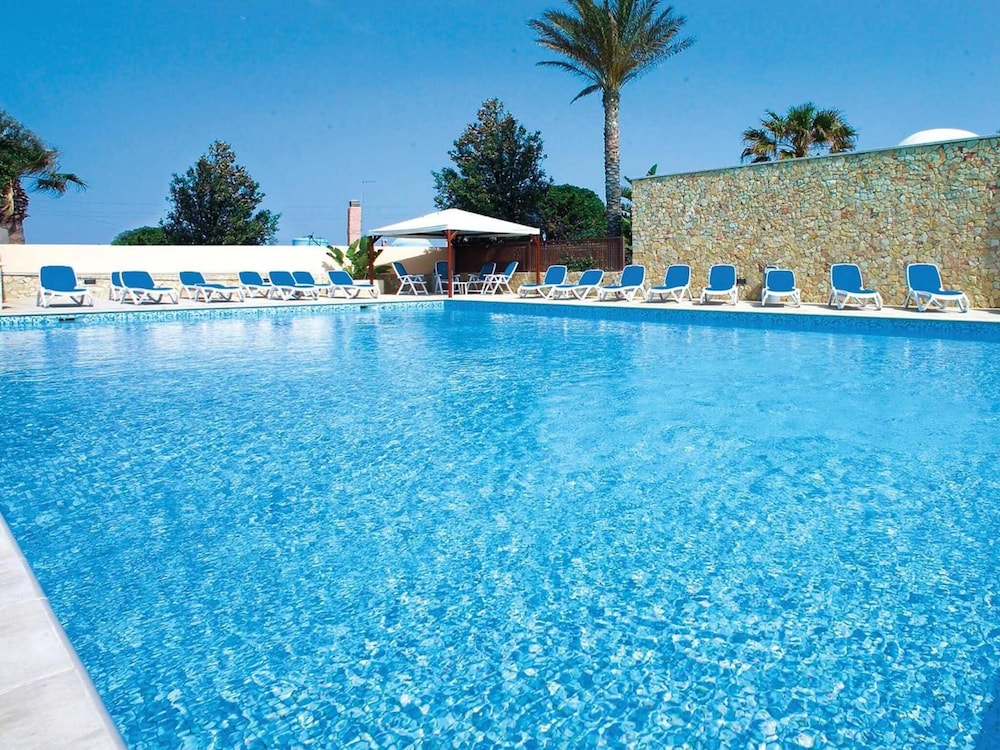 Oasis Hotel Residence and Resort 44/46