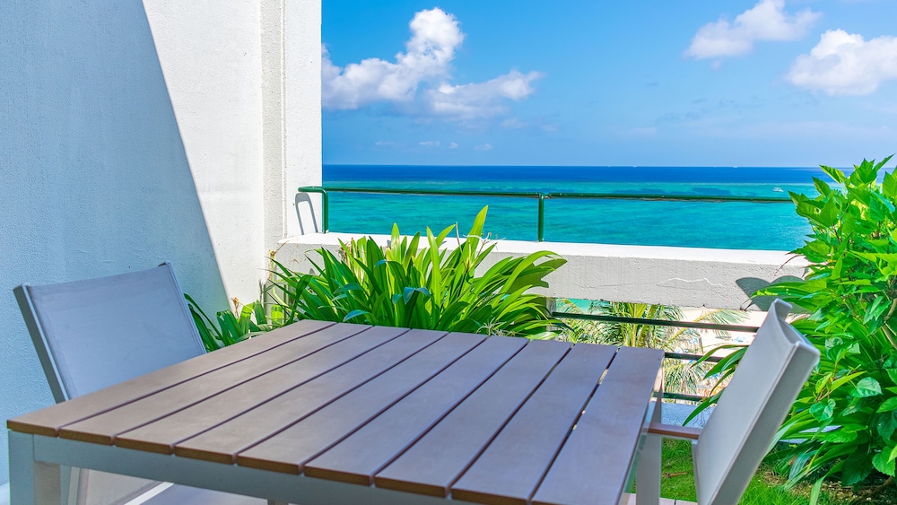 Hotel Moon Beach Okinawa 30/68