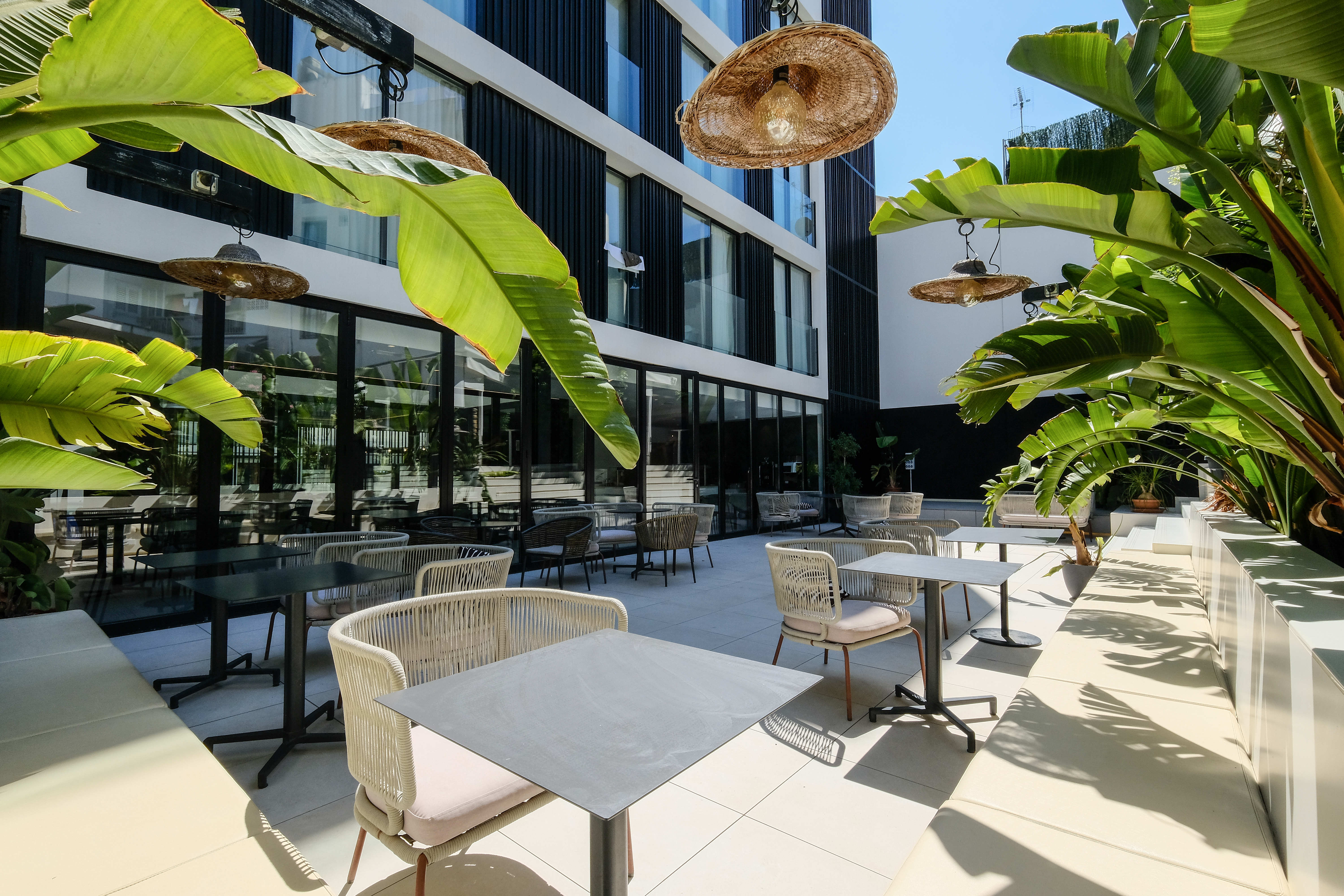 AzuLine Hotel M 37/42