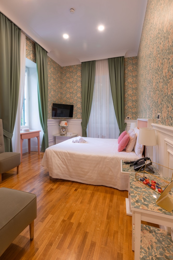 Hotel Villa Mangili 8/89