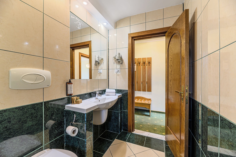 Hotel Casa Viorel 48/50