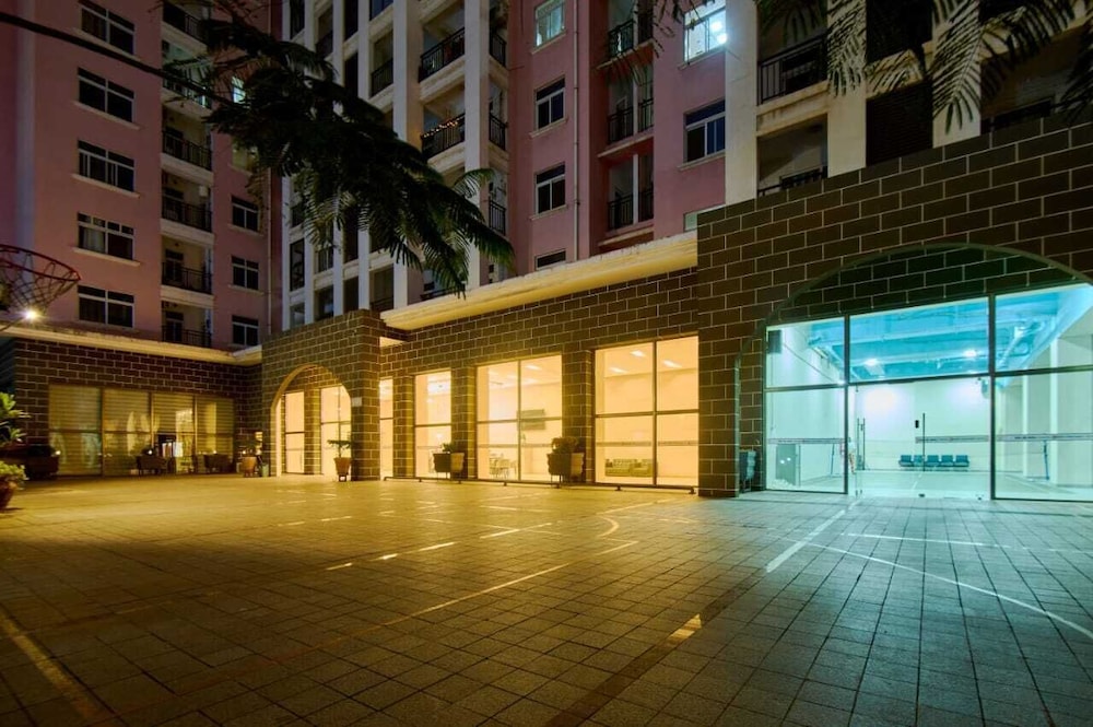 Chateau Towers Hotel Apartment 26/33