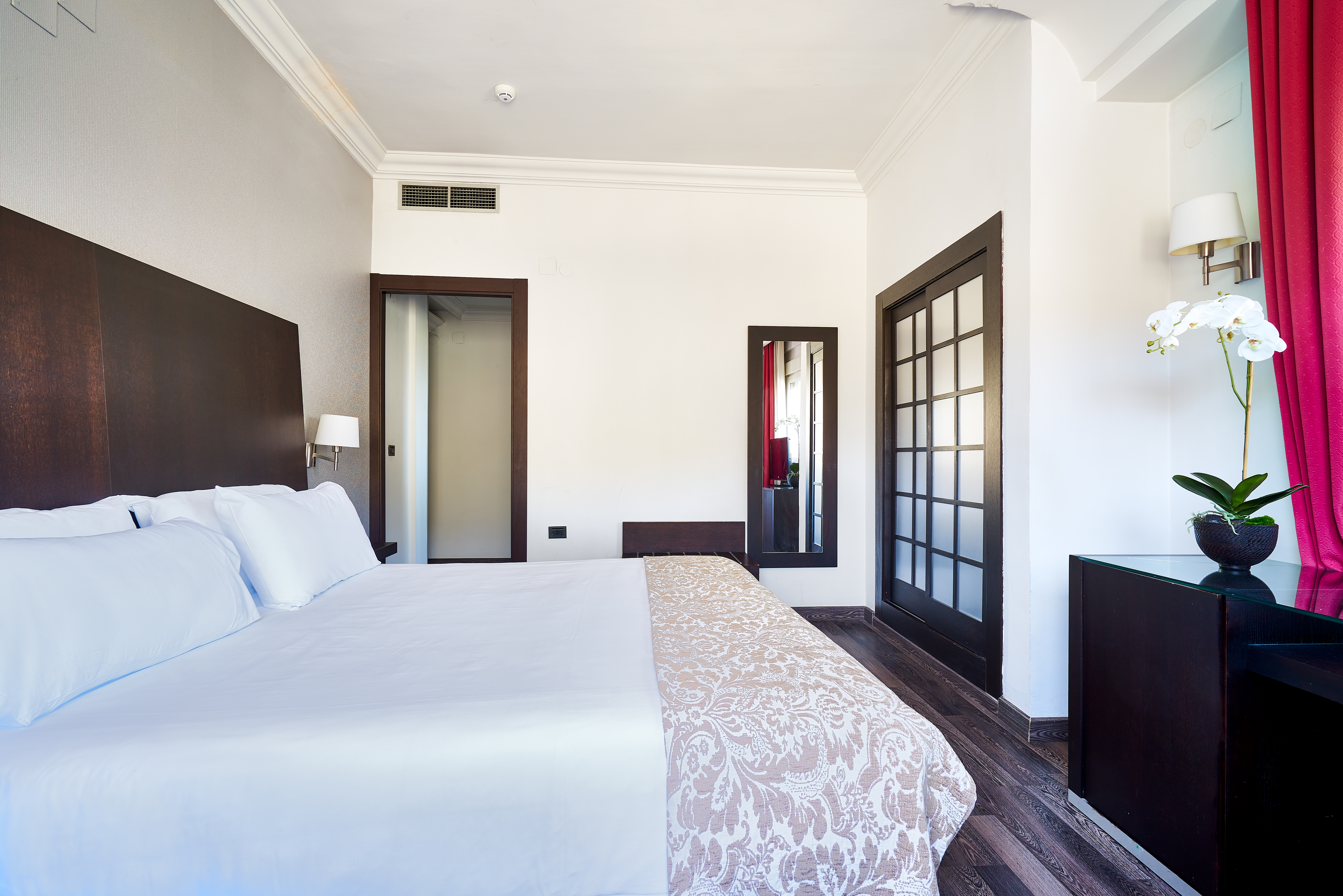 Junior Suite, Single